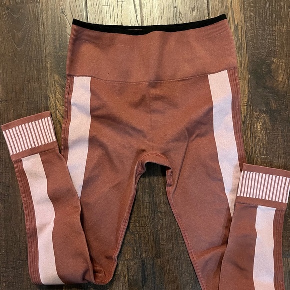 Fabletics seamless outfit - Picture 7 of 8